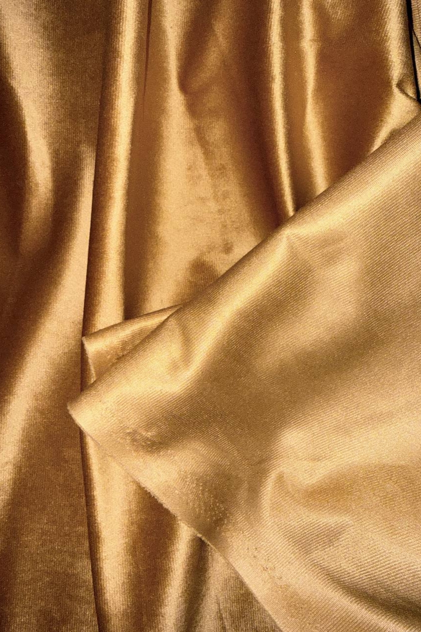 پارچه سوییت مخمل رنگ شتری(متری 210/000)